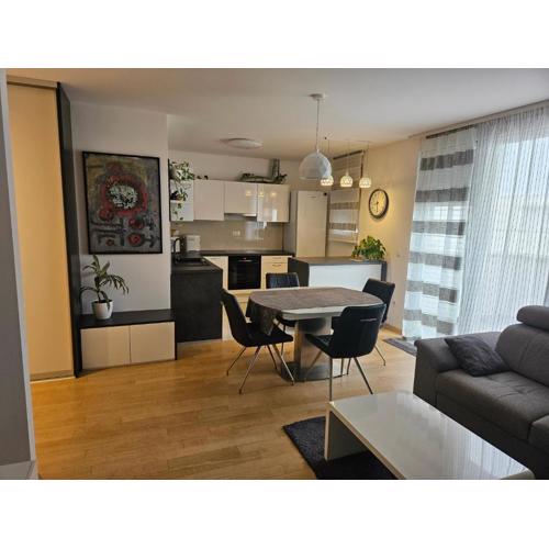 Romeo City Apartment