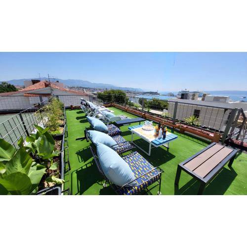 Roof Garden Apt Split Center