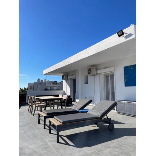 roofgarden apartment close subway station