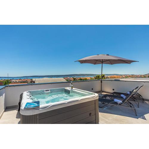 Rooftop New Castel 2023 Private Jacuzzi