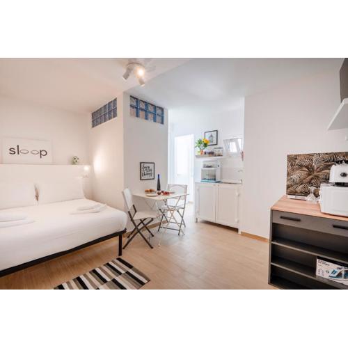 Room 4 - Lovely & Functional Studio