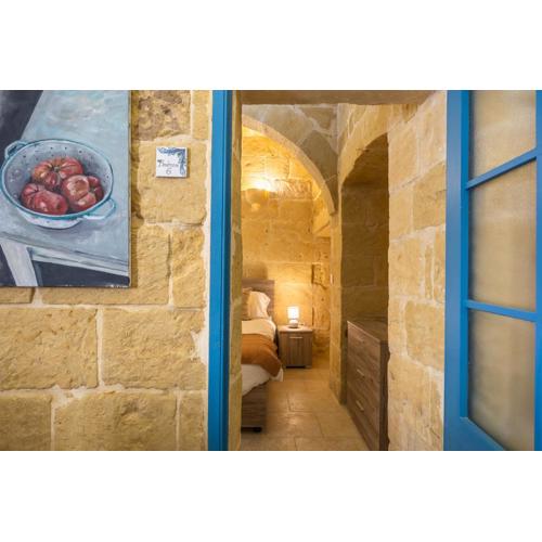 Room 6 - Family room x 3 by Solea