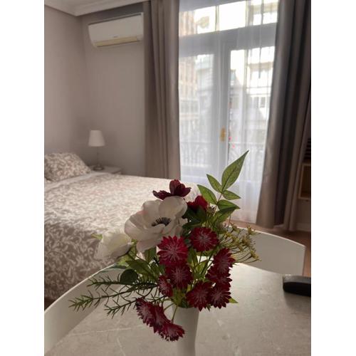 Room Gran Vía Apartments