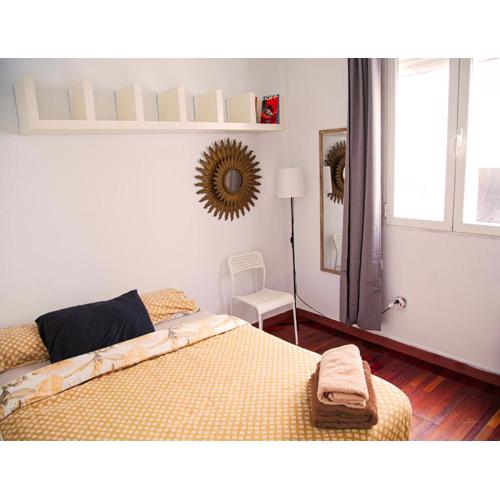 Room in a shared apartment in the very center Madrid!