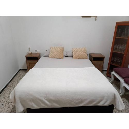 Room in House - Double room in La Isleta