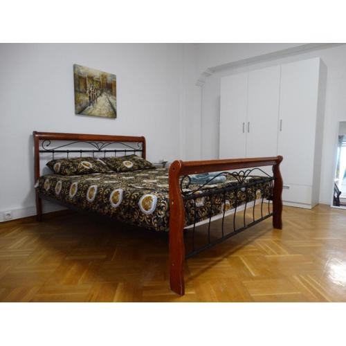 Room with balcony and Airconditioning