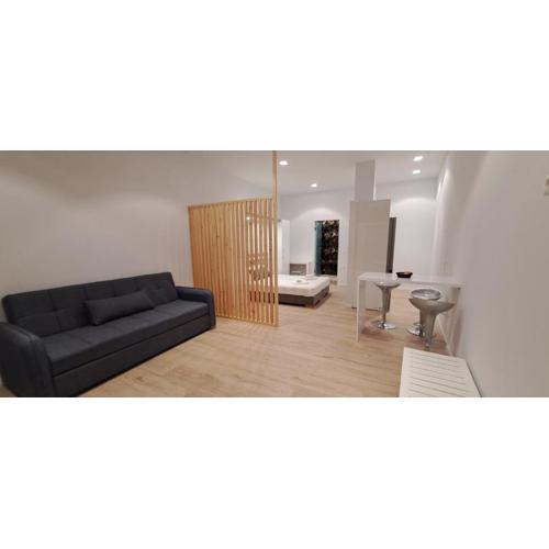 Rooms and apartments ampoulos DownTown
