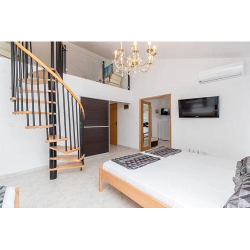 Rooms & Apartments Hegic