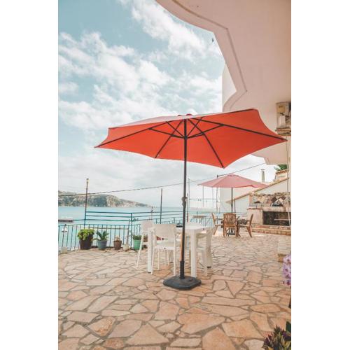 Rooms by the sea