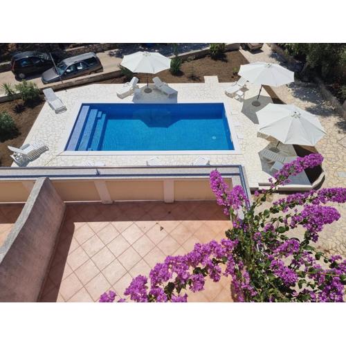 Rooms Gordy in the Center Novalja with Pool