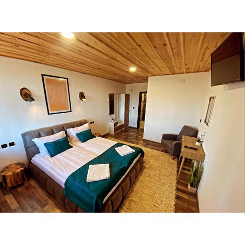 Rooms in Leshten