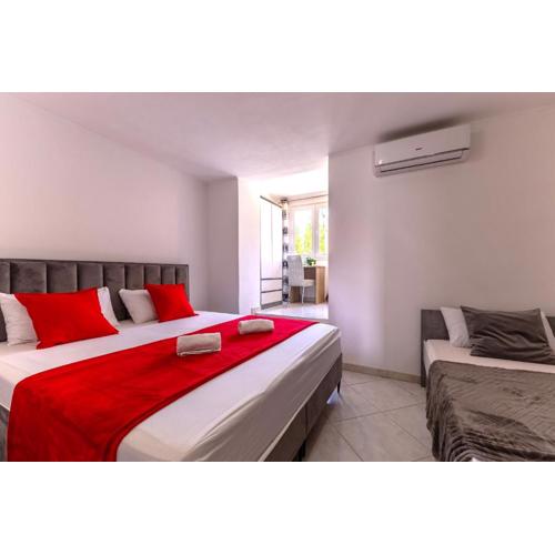 Rooms Vitoria on Joakim Square