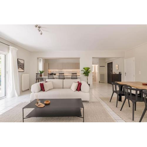 Roomy 3BR Apartment in Marousi by UPSTREET