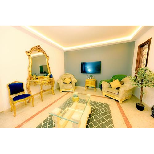 ROS - Charming 3 Bedroom Maisonette