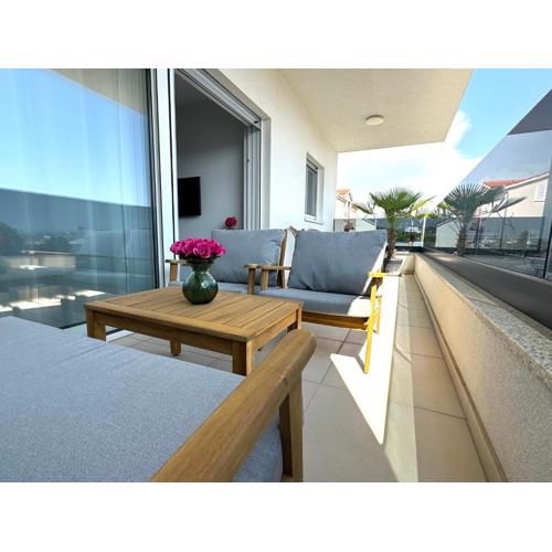 Rosa Holiday Villa - Sea View & Private Parking