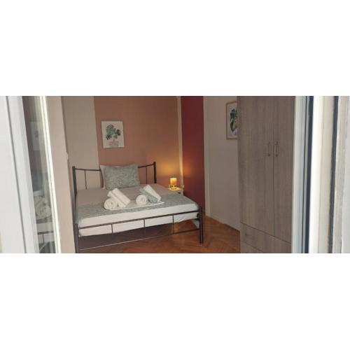 Rose Apartment Athens Center , 5BD, 2 BATH