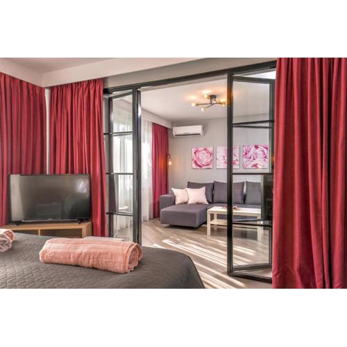 ROSÉ one bedroom designer apartment in city centre by Flat Mаnager