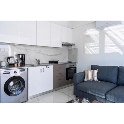 Rosemont - Stylish Studio W Balcony in Larnaca
