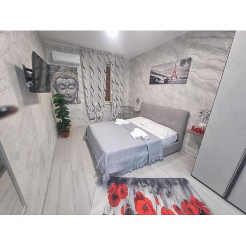 Rosy Holiday House