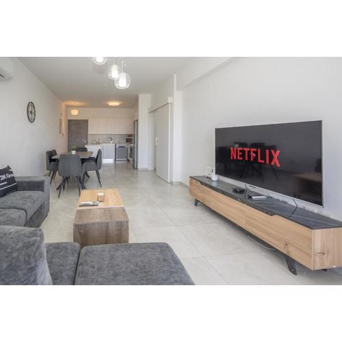 Rotiana 3Bed Apt with Roof Garden and BBQ