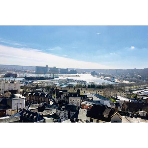 Rouen : Vue panoramique sur la seine avec parking
