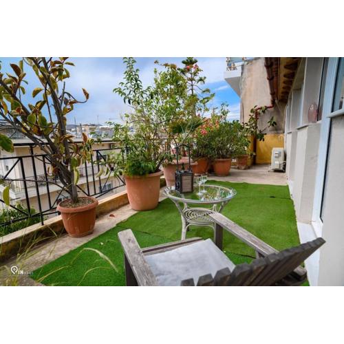 Roustic House With Roof Garden