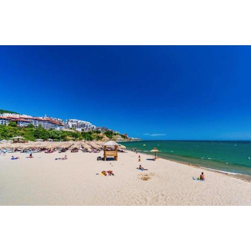 ROYAL BAY 6 Sea View Apartment