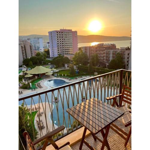 ROYAL BEACH & APARTAMENT