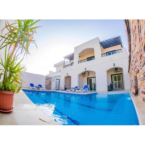 Royal Home Luxor Pool View