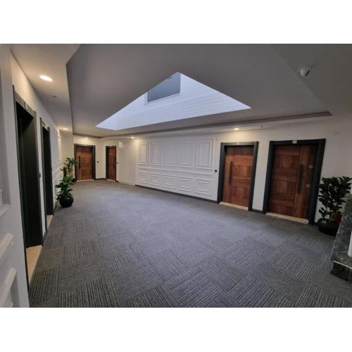 Royal Homes 405