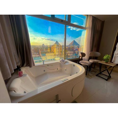 Royal Pyramids View Inn