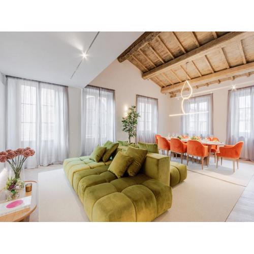 Royal Retreat in the Heart of Lucca