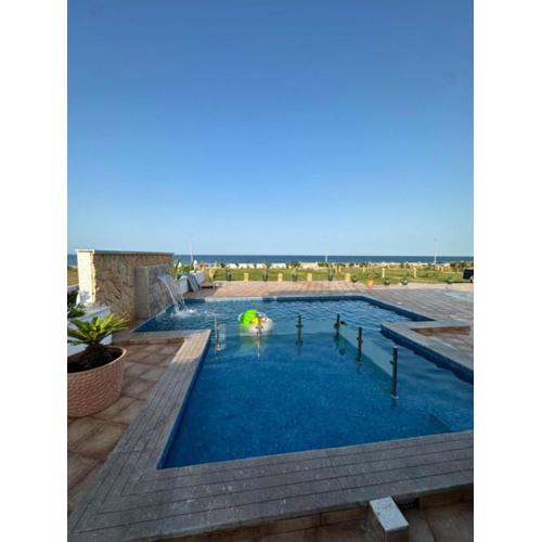 Royal villa with pool kerkwen