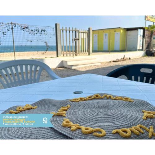 RS316 - Marcelli, bilocale in residence fronte mare pt