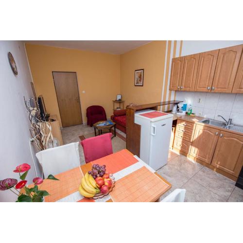 Ruhiges Appartement Mit Terrasse In Strandnähe