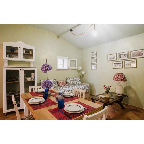 Rustic House near Lucca With Private Parking and Garden!