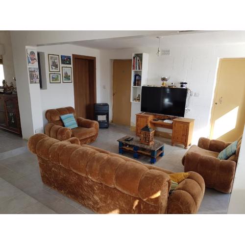 Rustic Villa with Pool Sleeps 6 & Terrace