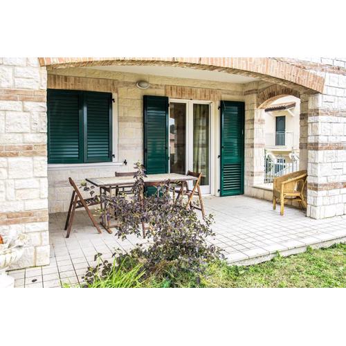 S287 - Sirolo, villetta con giardino vicino al centro