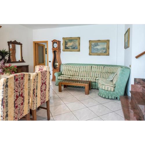 S297 - Sirolo, villetta pentalocale con giardino
