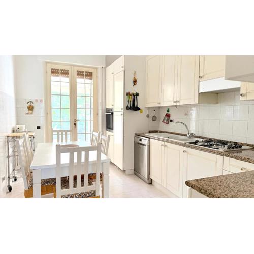 S353 - Sirolo, ampio quadrilocale accessoriato con giardino