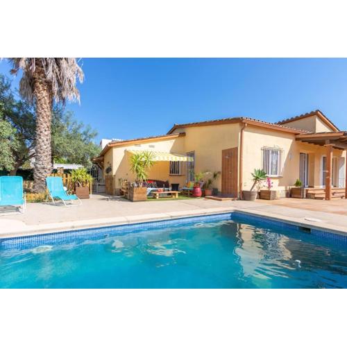 S46-CASA de VACACIONES CLIMATIZADA con PISCINA, en el CENTRO junto AL MAR, BARBACOA y WIIFI