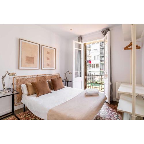 Sagrada Familia- Emblematic and Charming Catalan Home