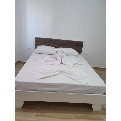 Saimir Apartments