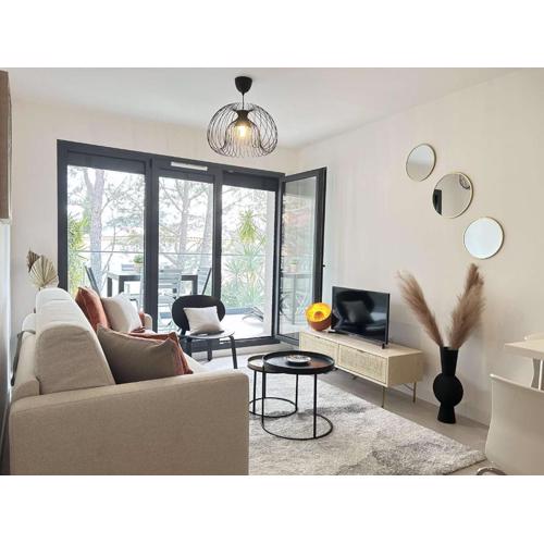 **Sainte-Maxime: Appart Neuf 2 Pièces, Terrasse, Clim, 4 Couchages** - FR-1-226-519