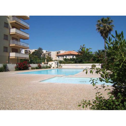 Sainte-Maxime : Appartement moderne pour 4 personnes - FR-1-780-86
