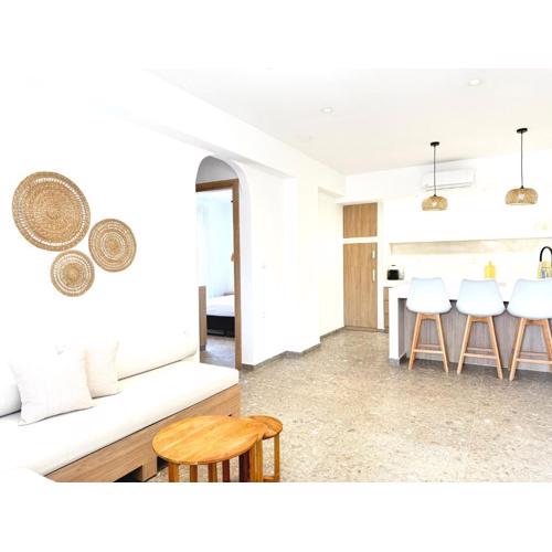 Sakellis Home 1- Steps to Beach & Town