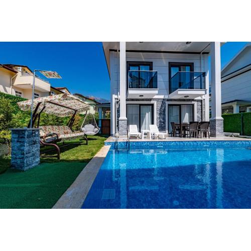 Salkım- 4 Bedroom Holiday Villa in Oludeniz