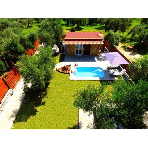 Salonikiou Beach Apartments & Villas