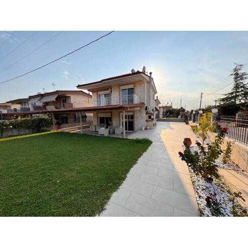 Samaras Villa