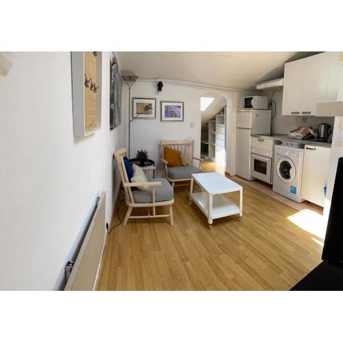 San Bernabé, apartamento para 2 en las Vistillas junto a metro Puerta de Toledo